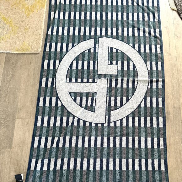 GIORGIO ARMANI 40" X 70" Authentic Multi-color Beach Towel, Retail $495 - Picture 4 of 14